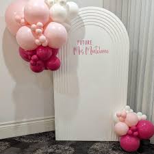 Ribbed arch backdrop