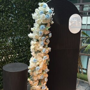 White Flower Wall (Delivery Item)